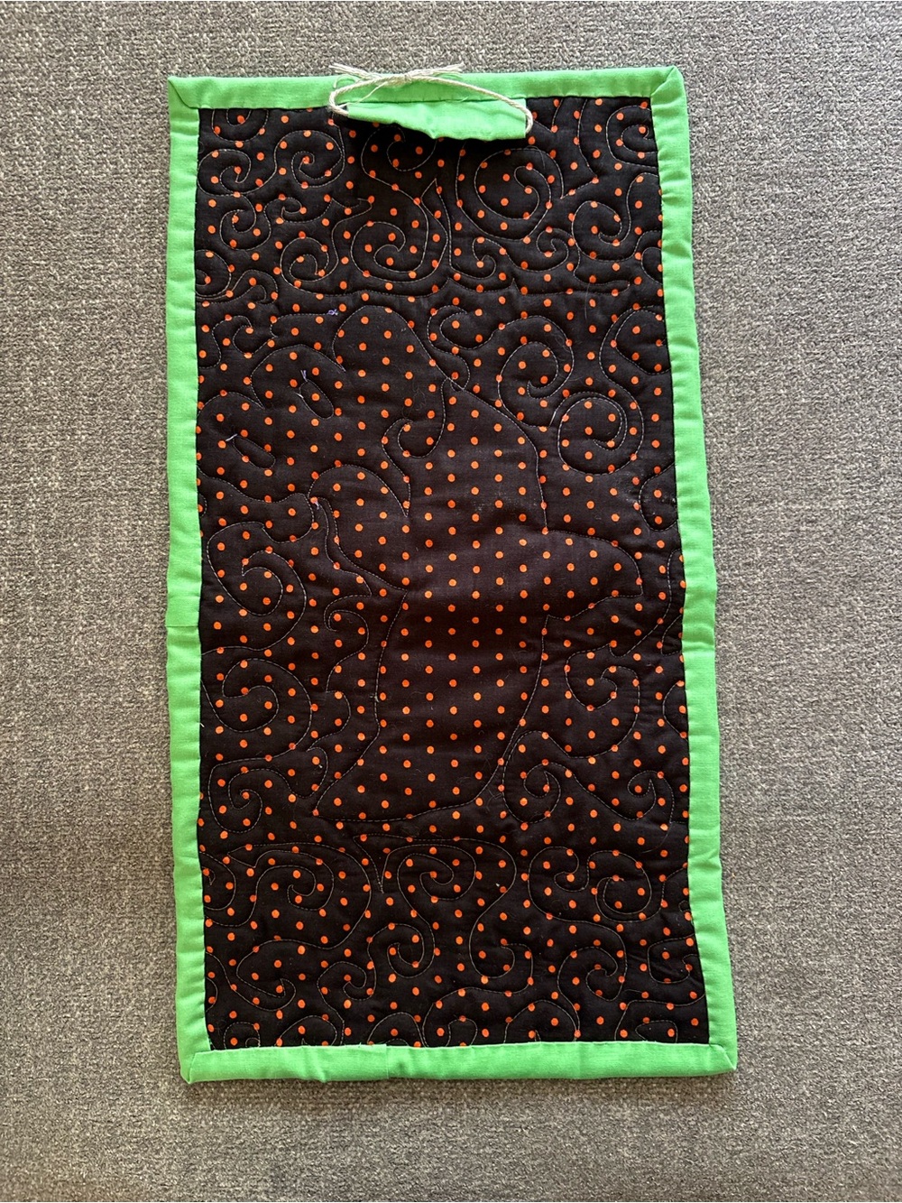 Handmade quilted Halloween wall hanging - Picture 5 of 5